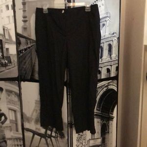 Black ankle pants. 100% cotton and breathable Sz 8